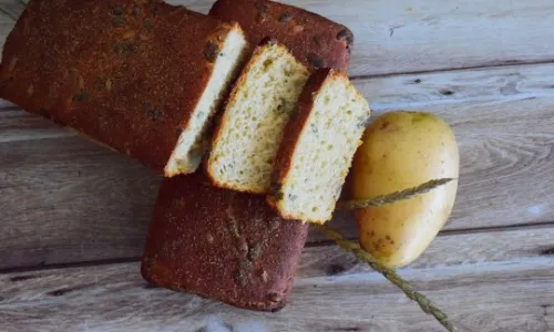 Dinkelbrot mit Körnern